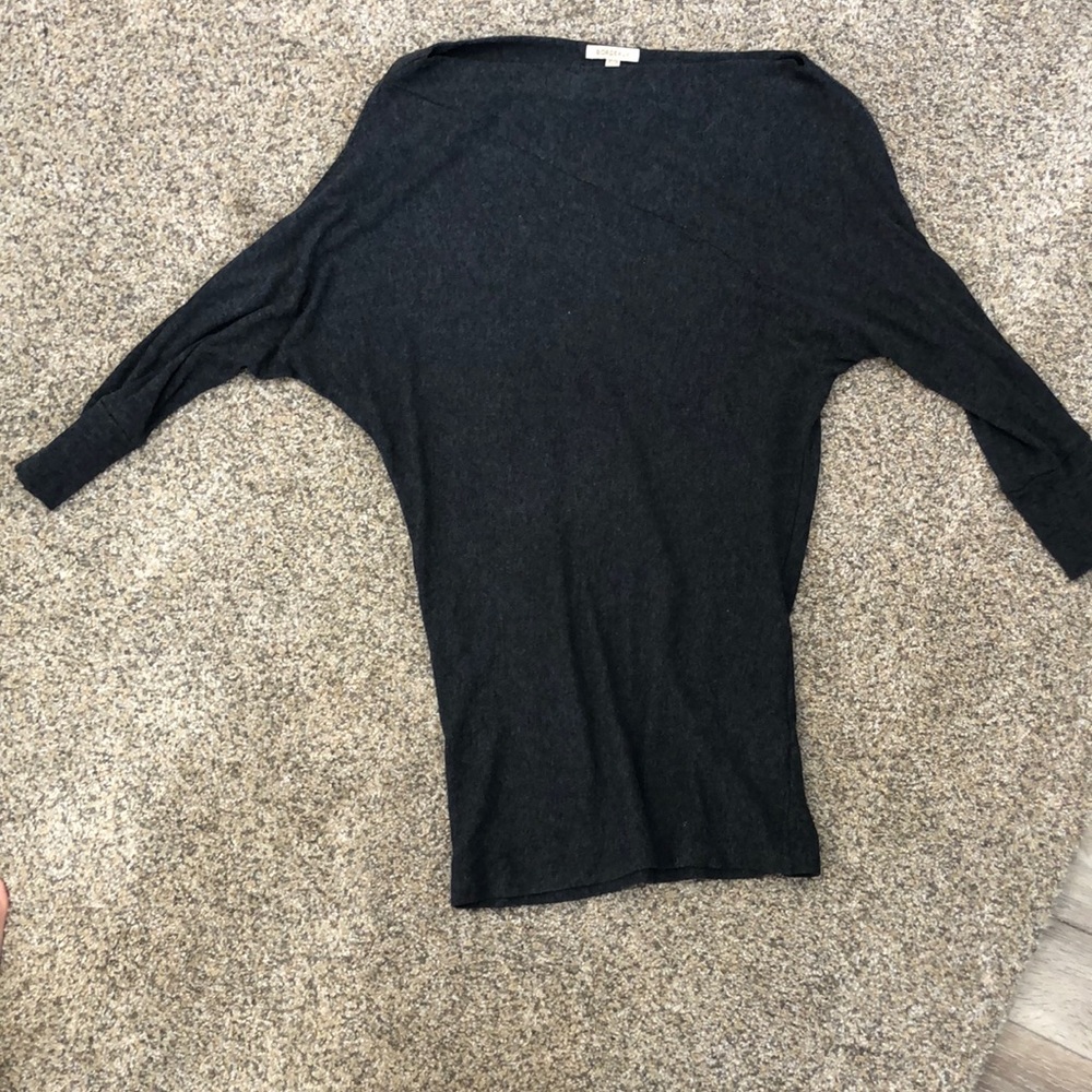 Bordeaux crewneck sweater in grey